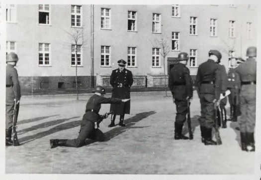 Stauffenbergallee 24 (K&ouml;nig-Georg-Allee 18)  Dresden