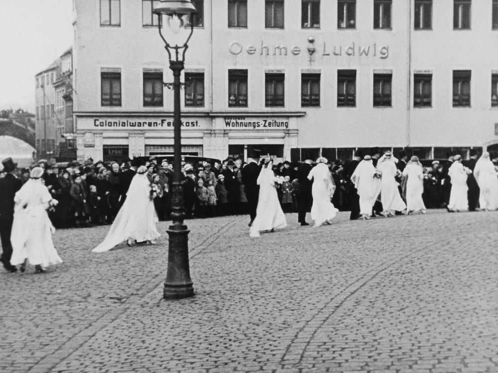 An der Frauenkirche 6 (1880 An der Frauenkirche 6,7) / M&uuml;nzgasse  Dresden