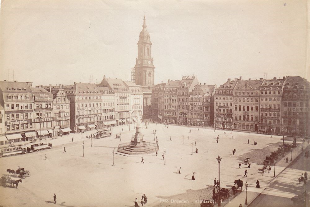 Altmarkt - S&uuml;dostseite quer  Dresden