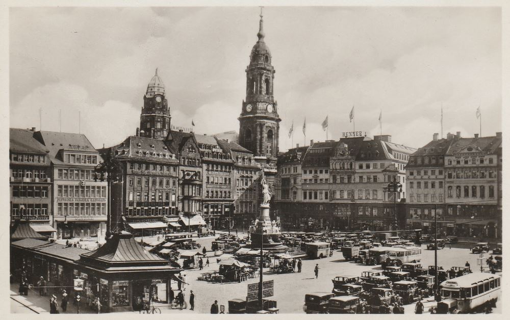 Altmarkt - S&uuml;dostseite quer  Dresden