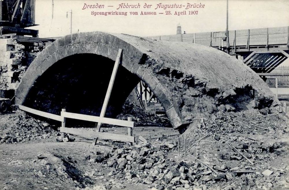 Augustusbrücke - Sprengung Bögen  Dresden
