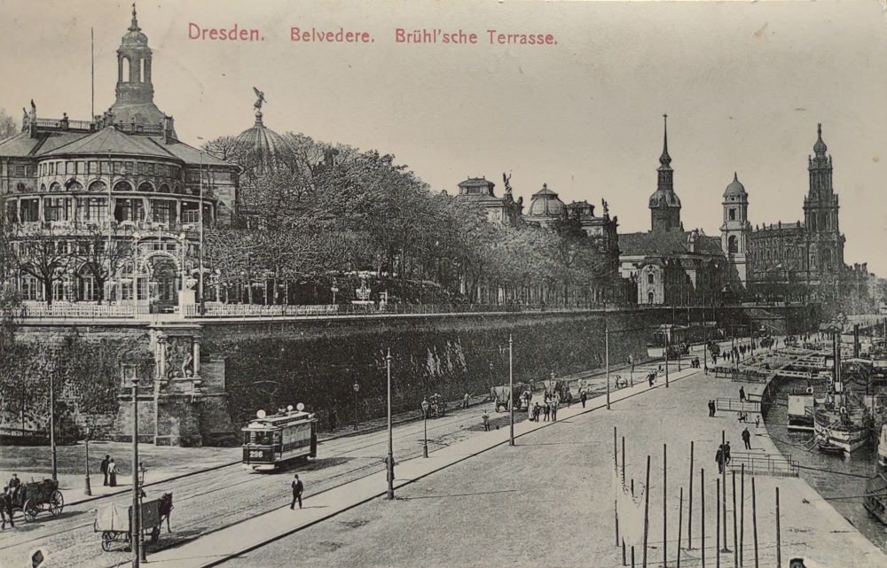 Br&uuml;hlscher Garten 1 - Belvedere von der Carolabr&uuml;cke  Dresden