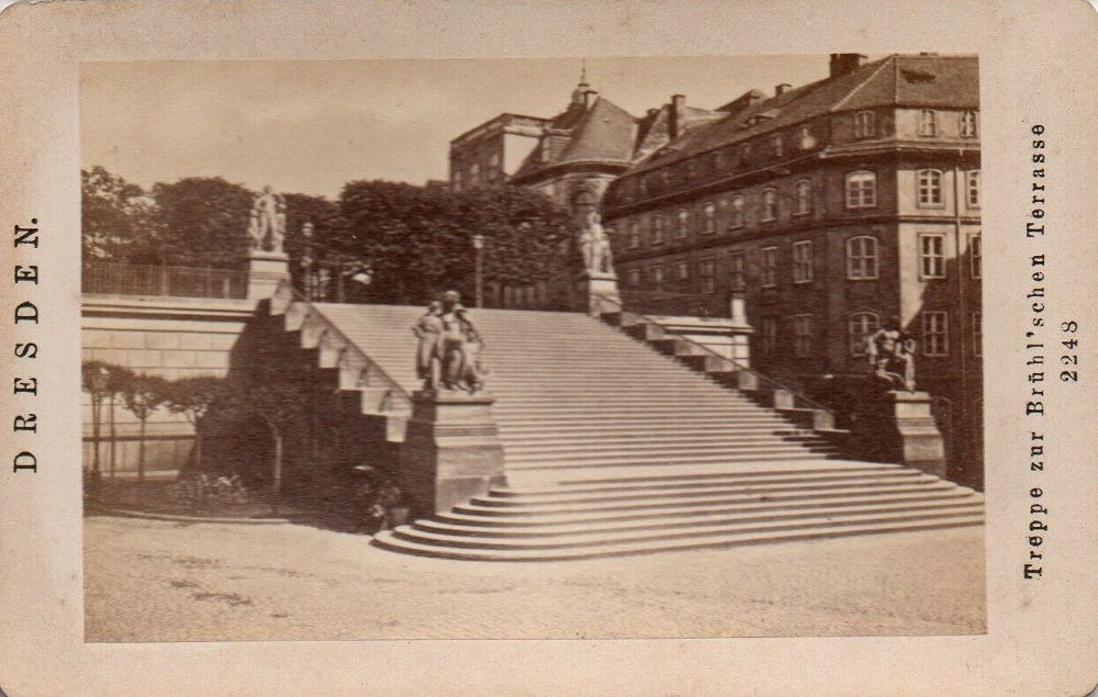 Brühlsche Terrasse (mit Brühlschem Palais) Dresden Brühlsche Terrasse (mit Brühlschem Palais) Dresden