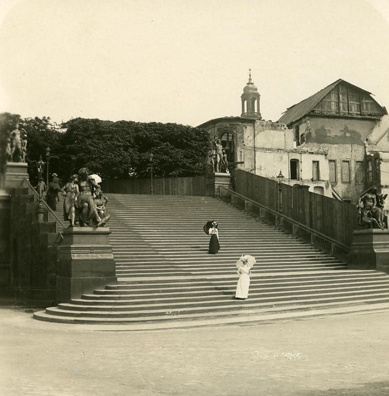 Br&uuml;hlsche Terrasse (mit Abbruch Br&uuml;hlsches Palais)  Dresden