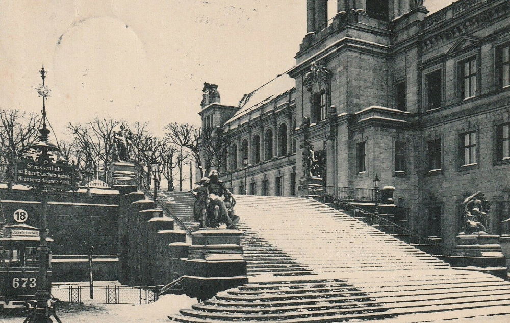 Br&uuml;hlsche Terrasse (mit St&auml;ndehaus)  Dresden