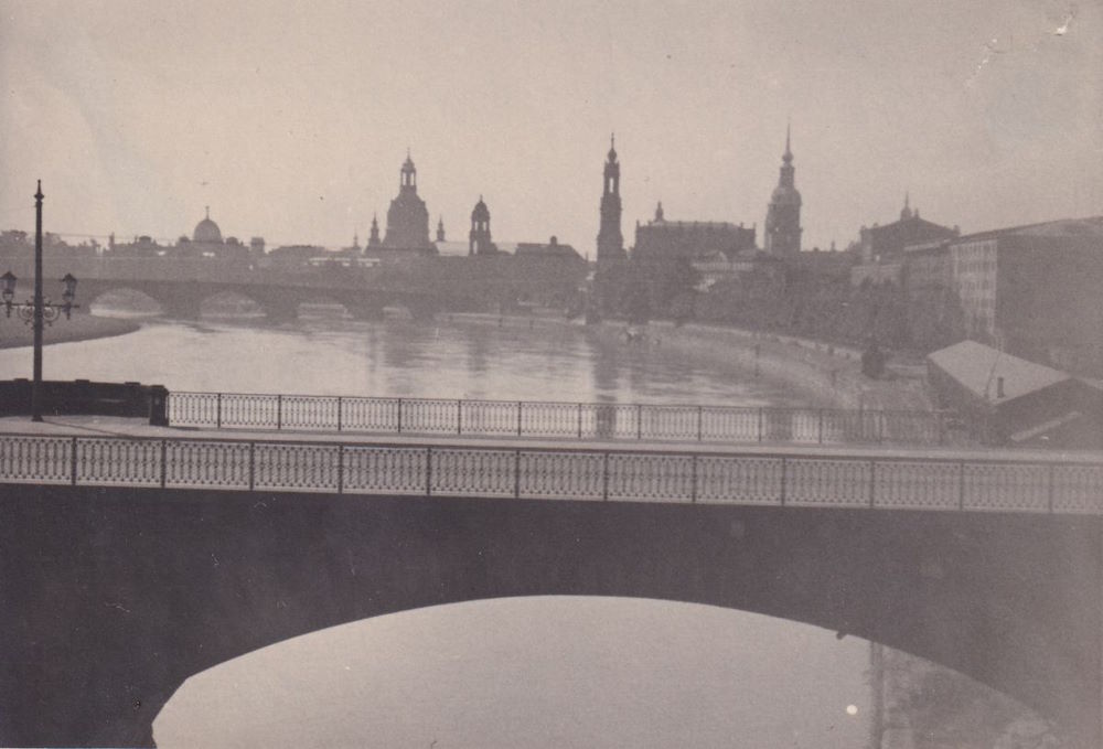 Elbe - Blick von der Marienbrücke 2  Dresden