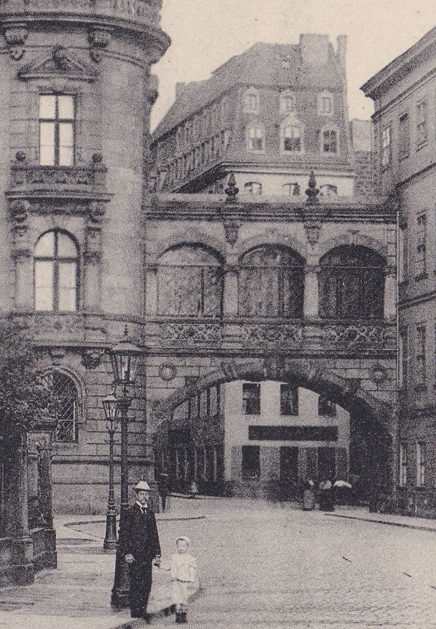 Residenzschloss - Schloss&uuml;bergang  Dresden