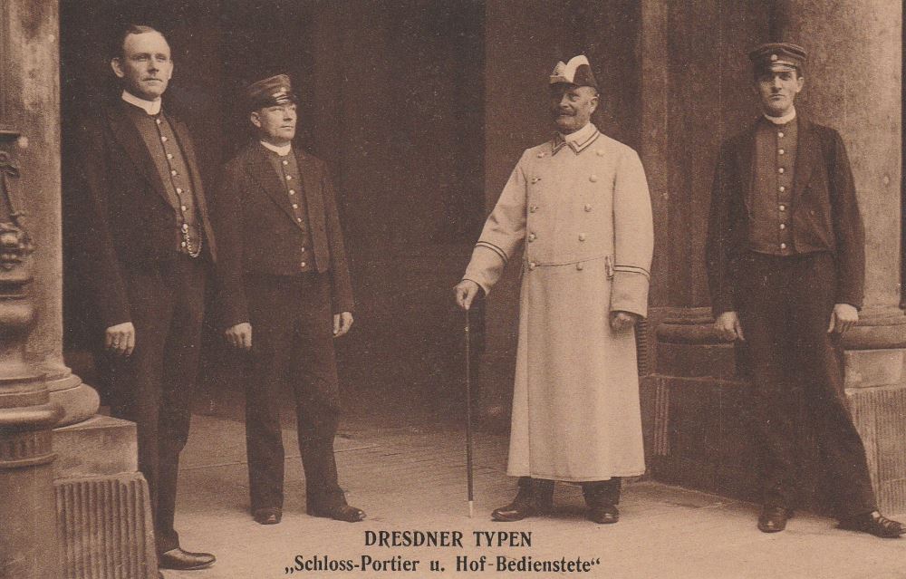 Residenzschloss -Gro&szlig;er Schlosshof  Dresden