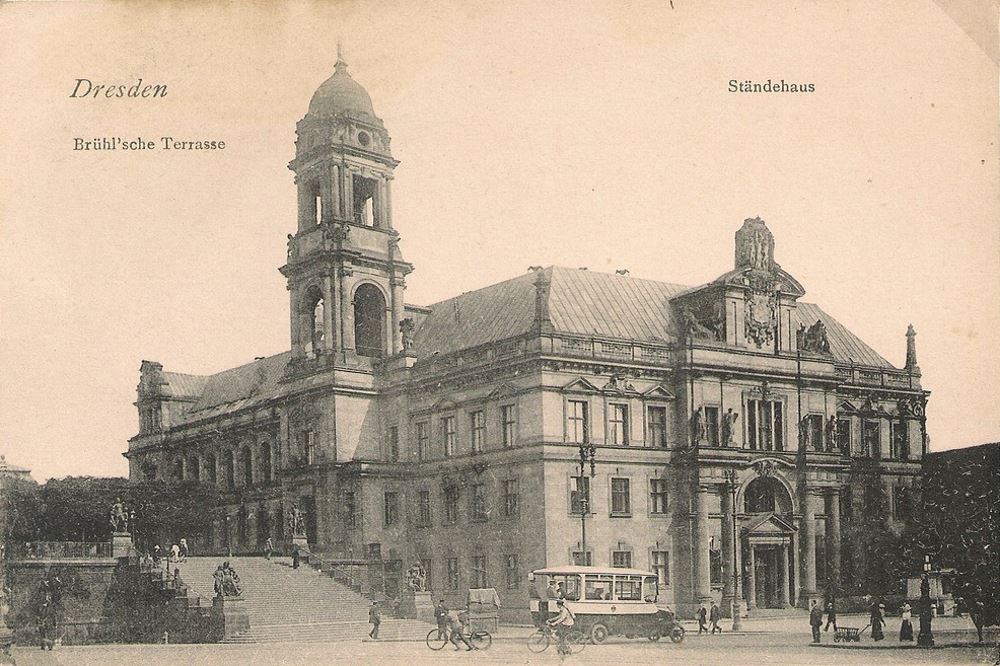 Schloßplatz 1 / Augustusstraße  Dresden