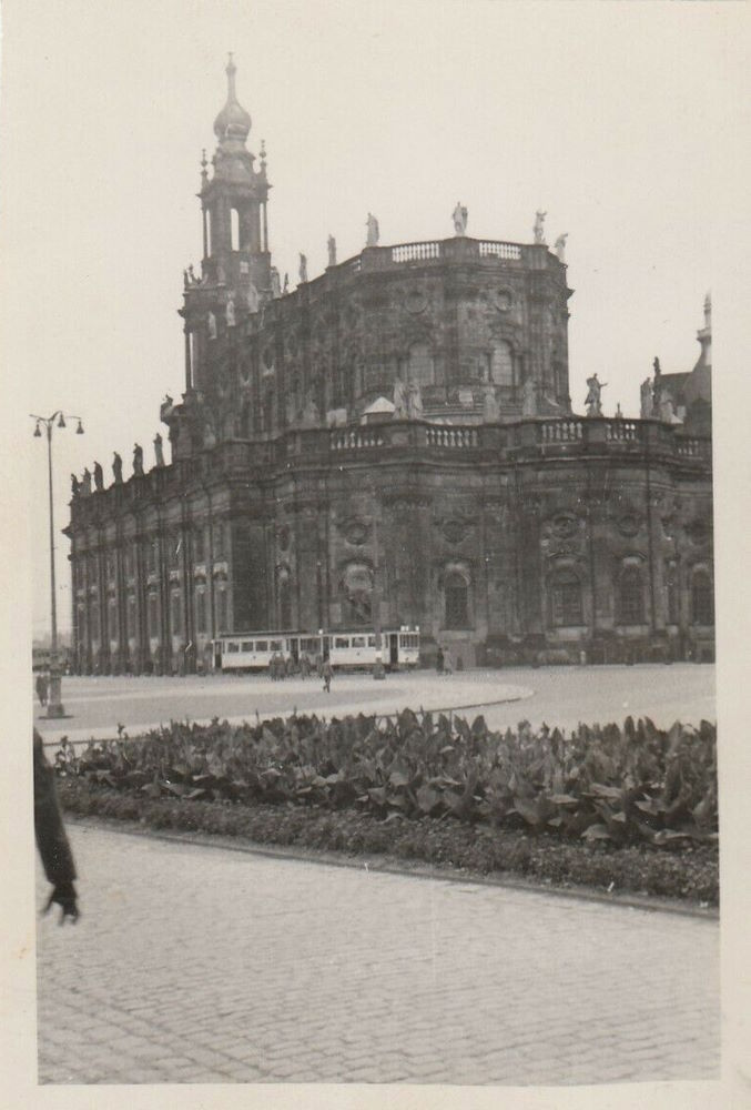 Schlo&szlig;platz / Theaterplatz  Dresden