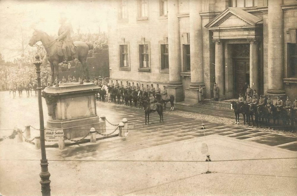 Schlo&szlig;platz  Dresden