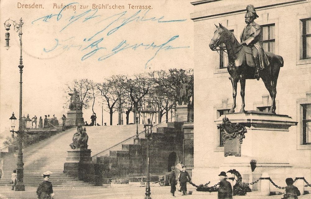 Schlo&szlig;platz  Dresden