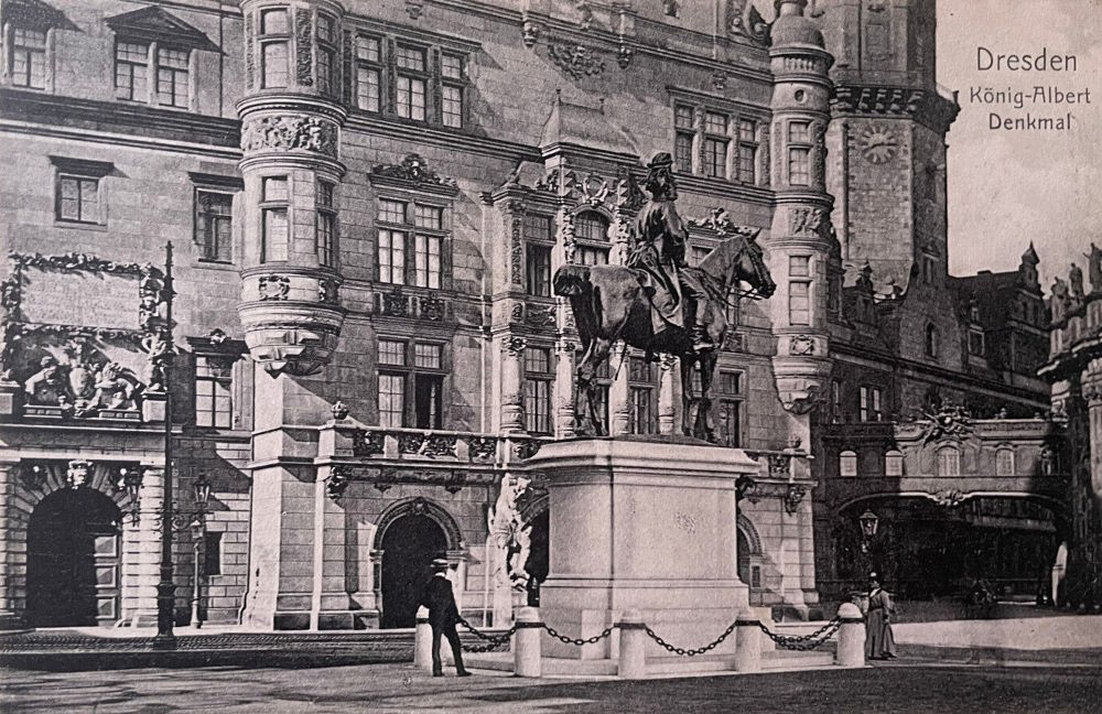Schlo&szlig;platz  Dresden