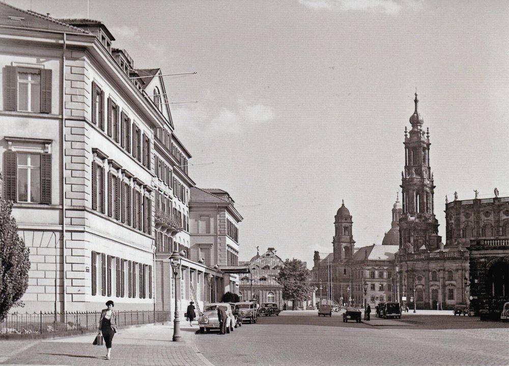 Theaterplatz 1 / Große Packhofstraße  Dresden