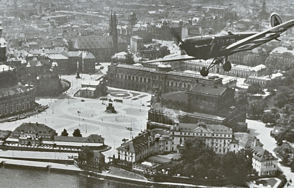 Theaterplatz 1 / Gro&szlig;e Packhofstra&szlig;e  Dresden