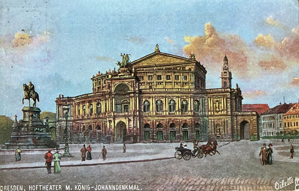 Theaterplatz 2 - Denkmal links  Dresden