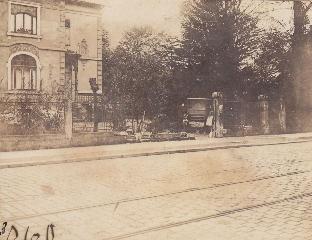 Loschwitzer Straße 30 (-1925 Residenzstraße 13, 1925-46 Residenzstraße 30) / Mendelssohnallee Dresden Loschwitzer Straße 30 (-1925 Residenzstraße 13, 1925-46 Residenzstraße 30) / Mendelssohnallee Dresden