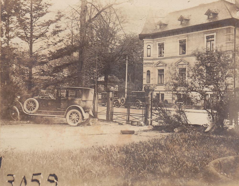 Loschwitzer Straße 30 (-1925 Residenzstraße 13, 1925-46 Residenzstraße 30) / Mendelssohnallee Dresden Loschwitzer Straße 30 (-1925 Residenzstraße 13, 1925-46 Residenzstraße 30) / Mendelssohnallee Dresden