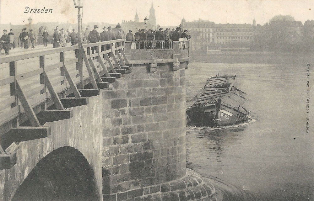 1906 Elbkahn Alwine rammt die Elbbrücke Dresden 1906 Elbkahn Alwine rammt die Elbbrücke Dresden