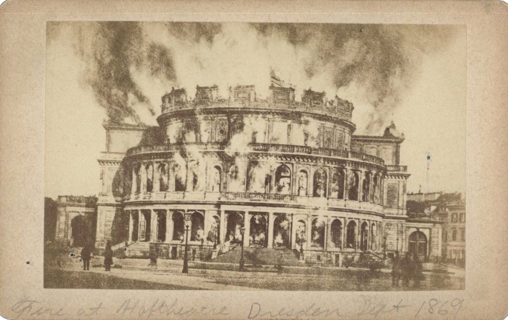 1869 Brand des Hoftheaters  Dresden