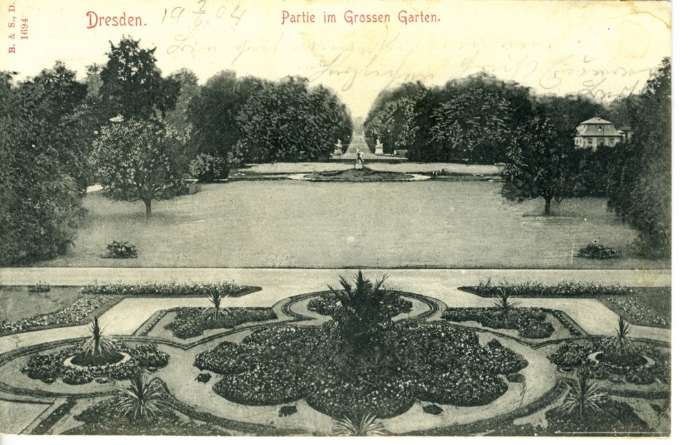 Hauptallee - Parterre mittig vom Palais Dresden Hauptallee - Parterre mittig vom Palais Dresden