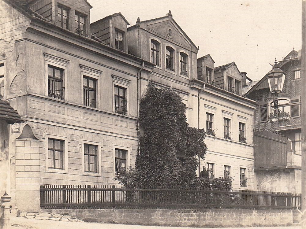Klausenburger Stra&szlig;e 1 (Dampfschiffstra&szlig;e 1) / Laubegaster Ufer  Dresden