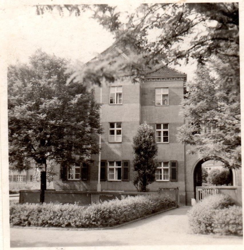 Niederauer Platz 9 / B&auml;rwalder Stra&szlig;e  Dresden