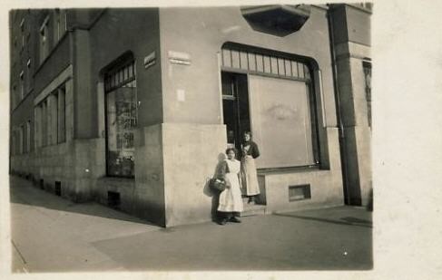 Altl&ouml;btau 22 (Dorfplatz 22) / Burgkstra&szlig;e  Dresden