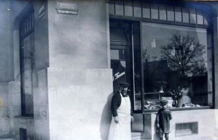 Altl&ouml;btau 22 (Dorfplatz 22) / Burgkstra&szlig;e  Dresden