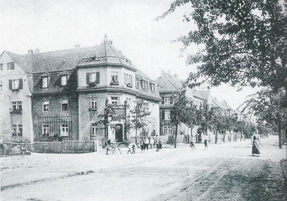 Boderitzer Stra&szlig;e 92 (Leubnitzer Stra&szlig;e 13) / Bannewitzer Stra&szlig;e  Dresden