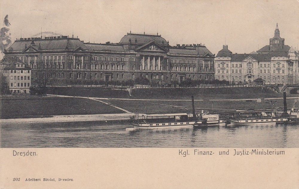 Carolaplatz 1 (Königin-Carola-Platz 1) / Wiesenthorstraße  Dresden