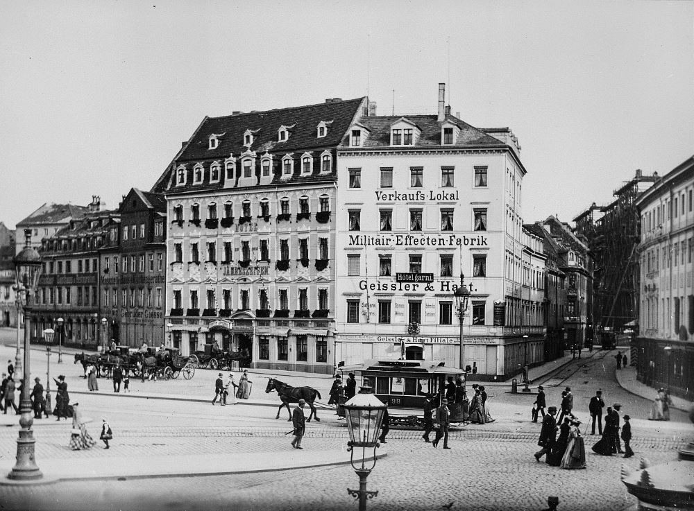 Neustädter Markt 9 (Am Markt 9) / Große Klostergasse  Dresden