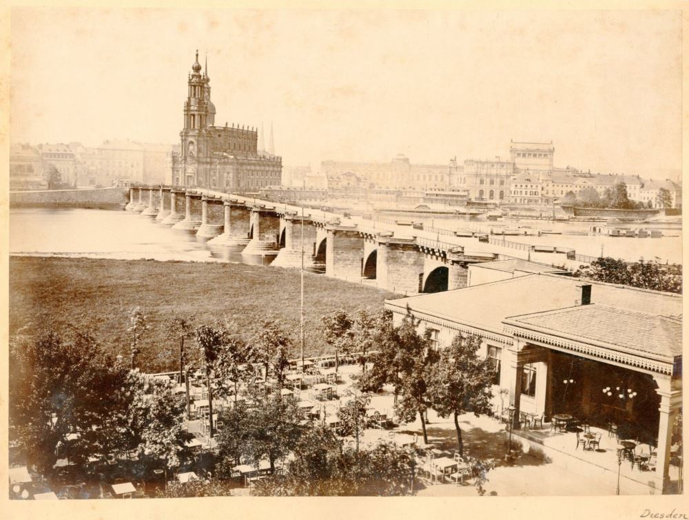 Neustädter Markt 12 (Am Markt 12) / An der Augustusbrücke 3 Dresden Neustädter Markt 12 (Am Markt 12) / An der Augustusbrücke 3 Dresden