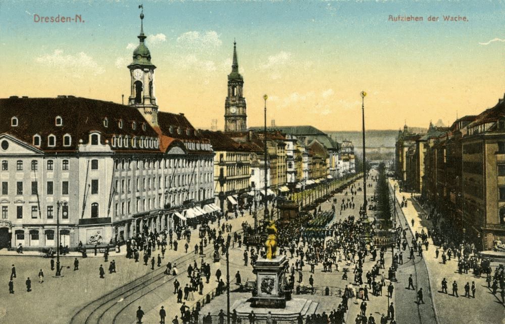 Neustädter Markt - Wachparade  Dresden