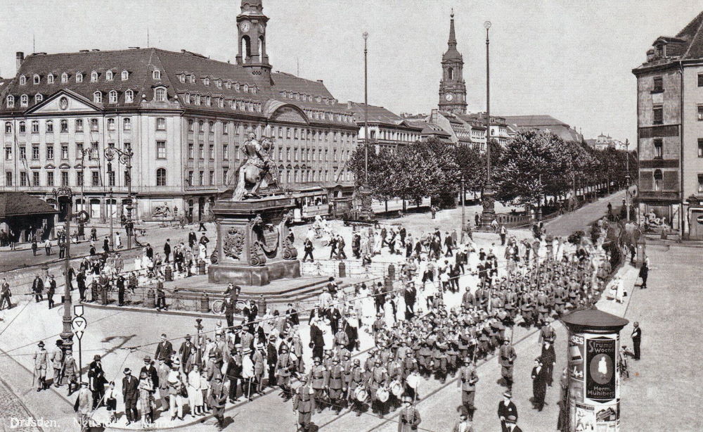 Neustädter Markt - Wachparade  Dresden