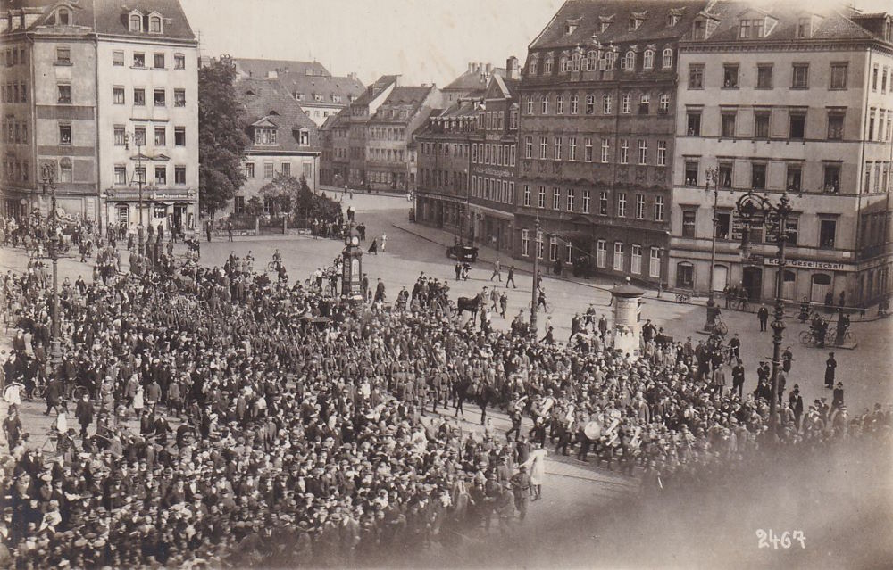 Neust&auml;dter Markt - gro&szlig;er Wachaufzug der Blockhauswache 29.9.1923  Dresden