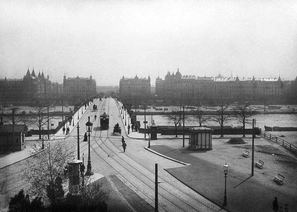 Rosa-Luxemburg-Platz (Kurf&uuml;rstenplatz)  Dresden