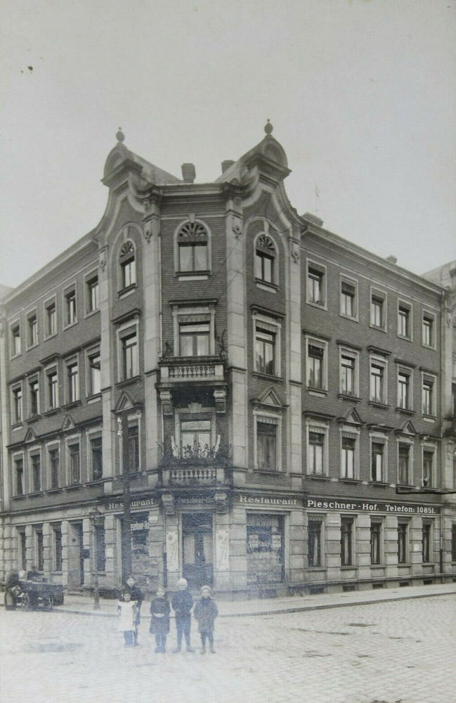 Robert-Matzke-Straße 38 (Moltkestraße 38) / Braunschweiger Straße  Dresden