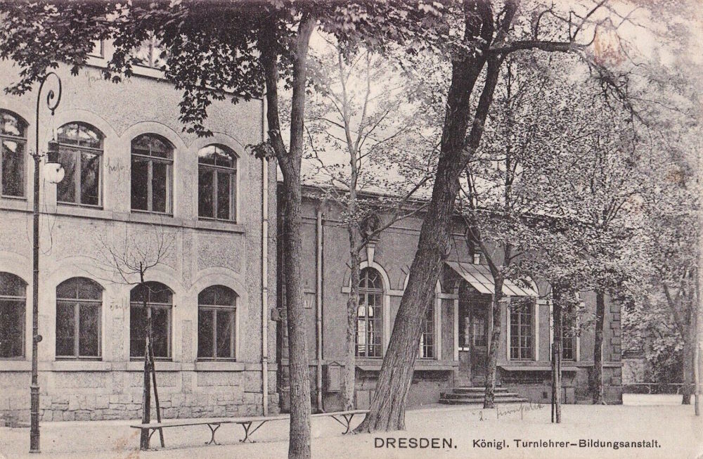 Carusstraße 30 (Carusstraße 1)  Dresden