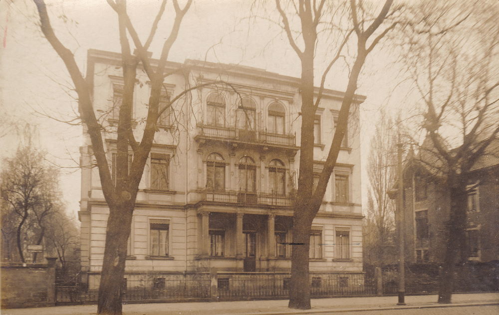 Bautzner Stra&szlig;e 141 (Schillerstra&szlig;e 51) / Louis-Braille-Stra&szlig;e (S&auml;ngerstra&szlig;e)  Dresden