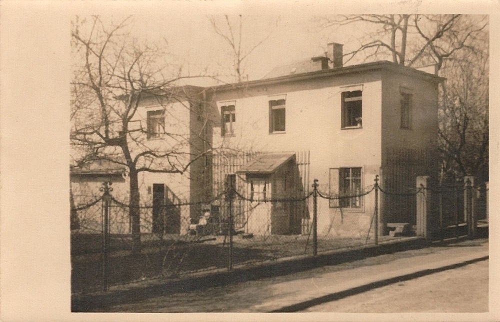 Kurparkstra&szlig;e 3 (-1926 Waldparkstra&szlig;e 3) / Hainweg  Dresden